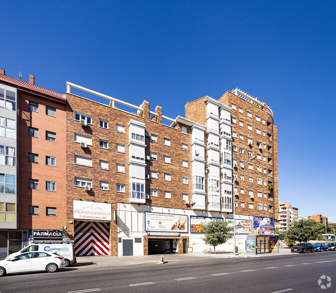 Avenida Córdoba, 3, Madrid, Madrid en alquiler - Foto del edificio - Imagen 3 de 5