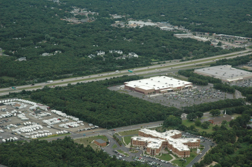 Horseblock Rd, Medford, NY en alquiler - Foto principal - Imagen 3 de 3