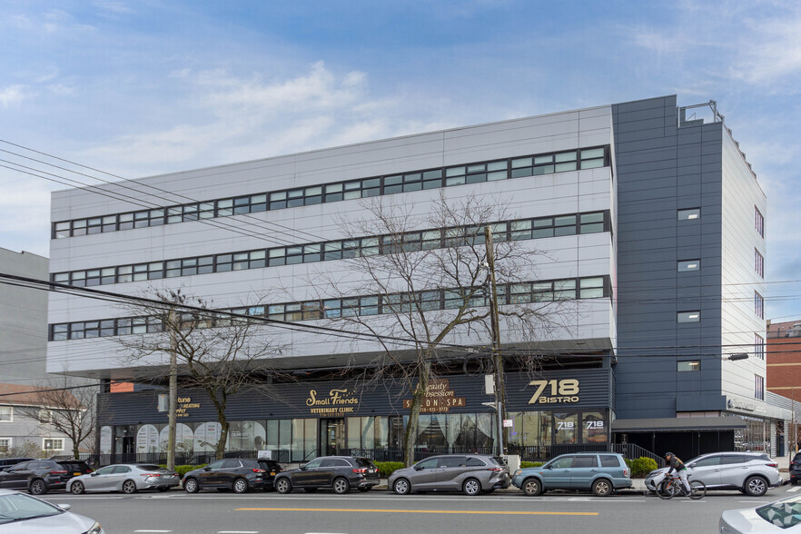 360 Neptune Ave, Brooklyn, NY en alquiler - Foto del edificio - Imagen 3 de 5