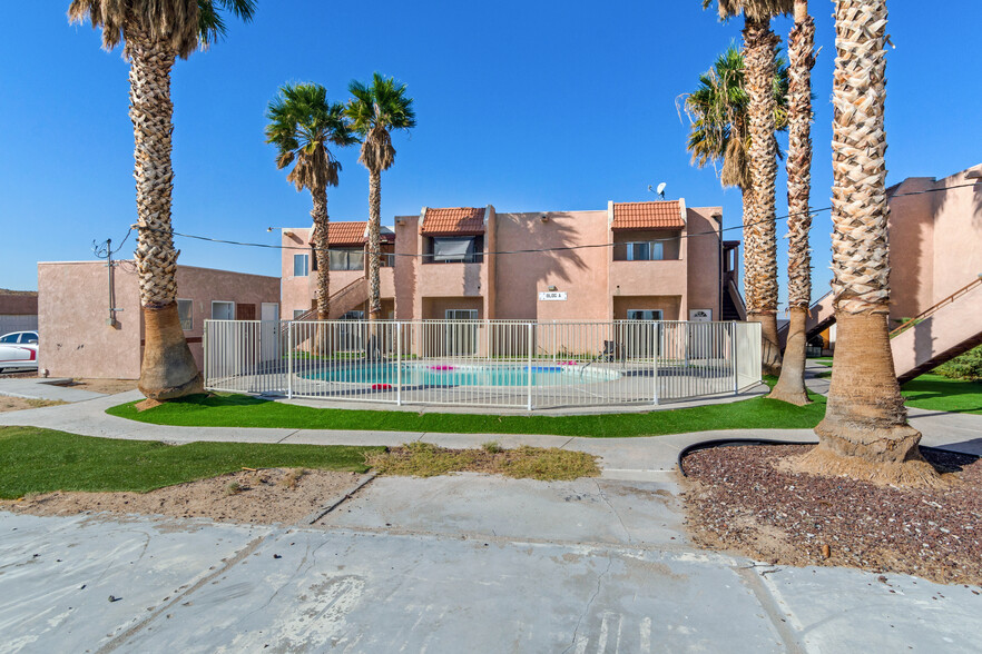 1040 May Ln, Barstow, CA en venta - Foto del edificio - Imagen 2 de 13