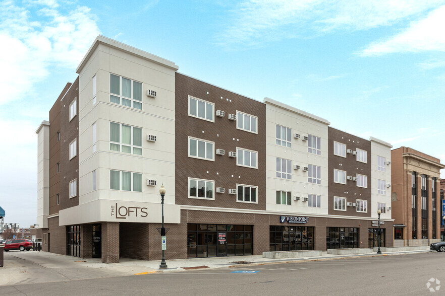 10 N Broadway, Watertown, SD en alquiler - Foto del edificio - Imagen 1 de 2