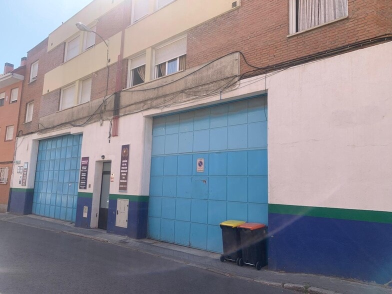Nave en Madrid, Madrid en venta - Foto del edificio - Imagen 2 de 12
