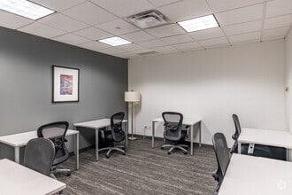 1325 Avenue of the Americas, New York, NY en alquiler Foto del edificio- Imagen 1 de 1