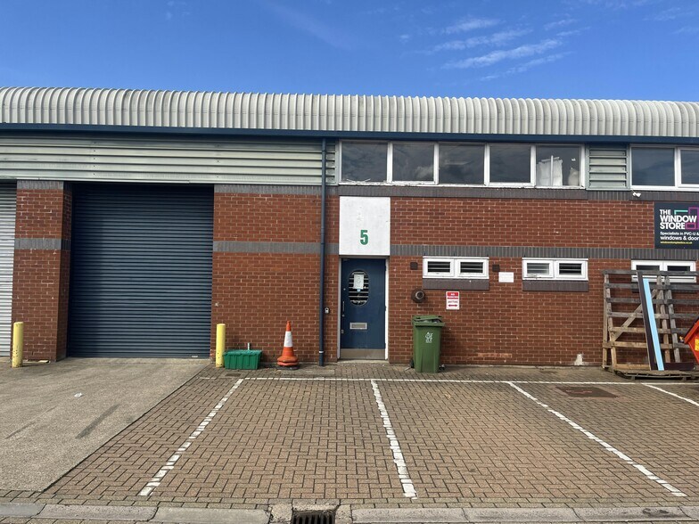 Southern Rd, Aylesbury en alquiler - Foto del edificio - Imagen 1 de 6