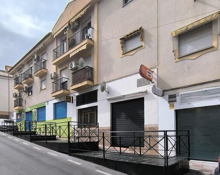 Local en La Zubia, Granada en venta - Foto del edificio - Imagen 1 de 11