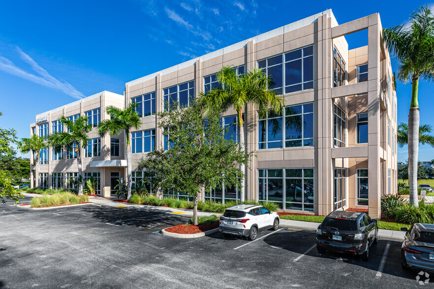 9160 Forum Corporate Pky, Fort Myers, FL en alquiler - Foto del edificio - Imagen 1 de 6