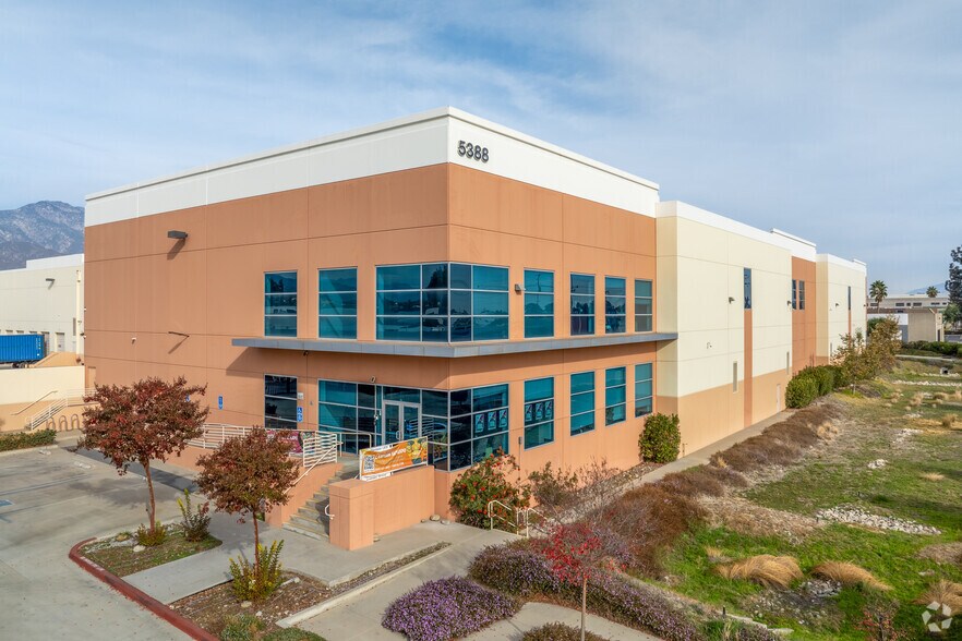5388 Arrow Hwy, Montclair, CA en venta - Foto del edificio - Imagen 3 de 22