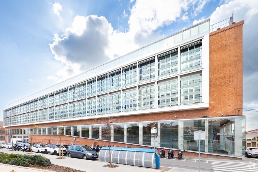 Oficina en Esplugues de Llobregat, Barcelona en alquiler - Foto del edificio - Imagen 2 de 5