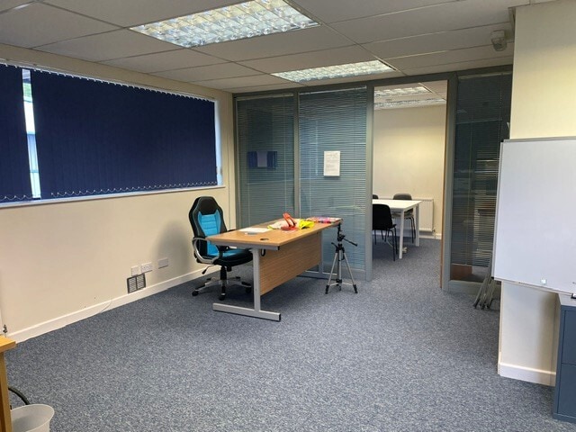 12-14 Vermont Pl, Milton Keynes, BKM MK15 8JA - Unidad 13 -  - Foto del interior - Image 1 of 6