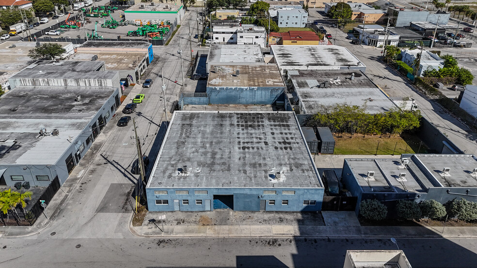 2301 NW 7th Pl, Miami, FL en venta - Foto principal - Imagen 1 de 25