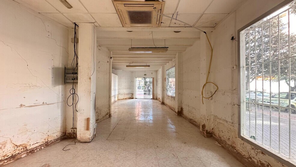 Local en L'Alcúdia en alquiler - Foto del edificio - Imagen 2 de 10