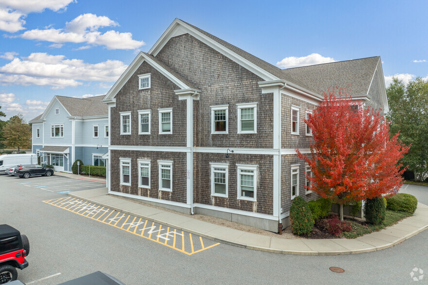 1555 Iyannough Rd, Hyannis, MA en venta - Foto del edificio - Imagen 2 de 69