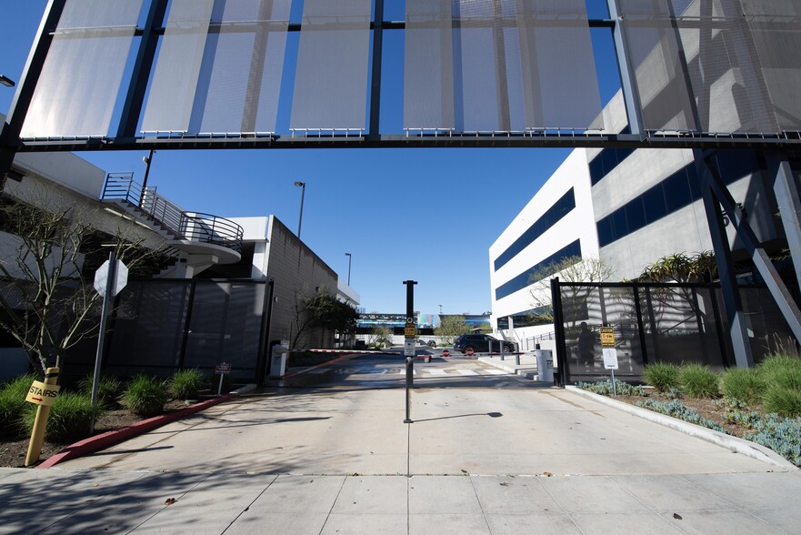 1011 Grandview Ave, Glendale, CA en alquiler - Foto del edificio - Imagen 2 de 13