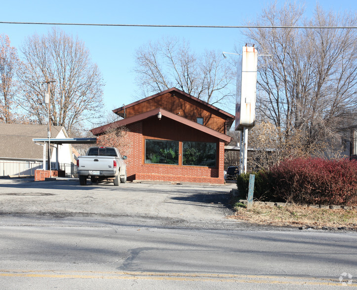 11305 Hickman Mills Dr, Kansas City, MO en alquiler - Foto del edificio - Imagen 2 de 2