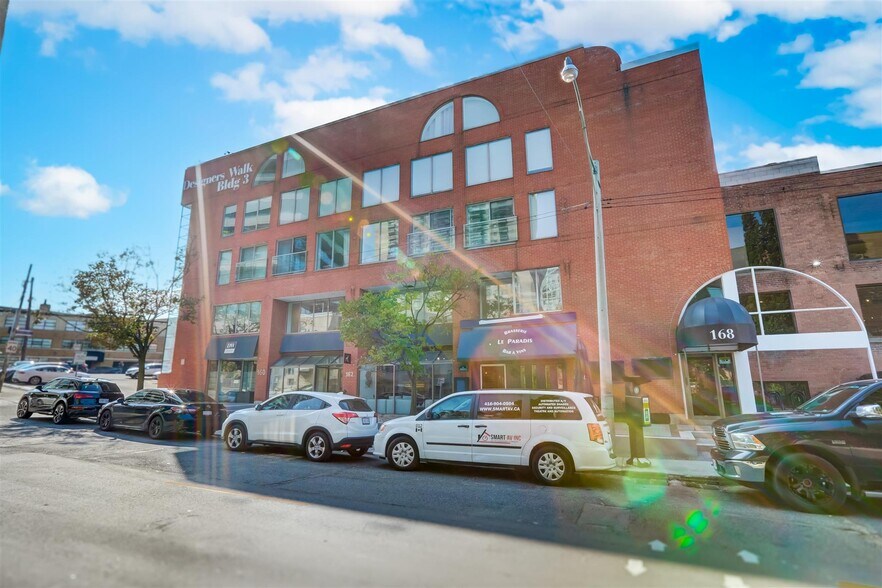 160-168 Bedford Rd, Toronto, ON en alquiler - Foto del edificio - Imagen 2 de 2