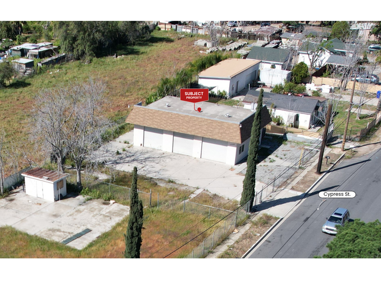 7712 Victoria Ave, Highland, CA en venta - Foto del edificio - Imagen 3 de 3