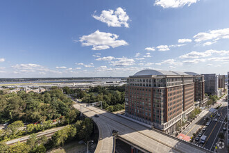 2777 Crystal Dr, Arlington, VA - vista aérea  vista de mapa