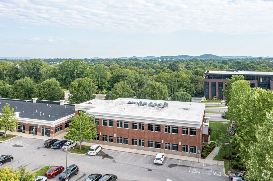 103 Forrest Crossing Blvd, Franklin, TN en alquiler - Foto del edificio - Imagen 2 de 4