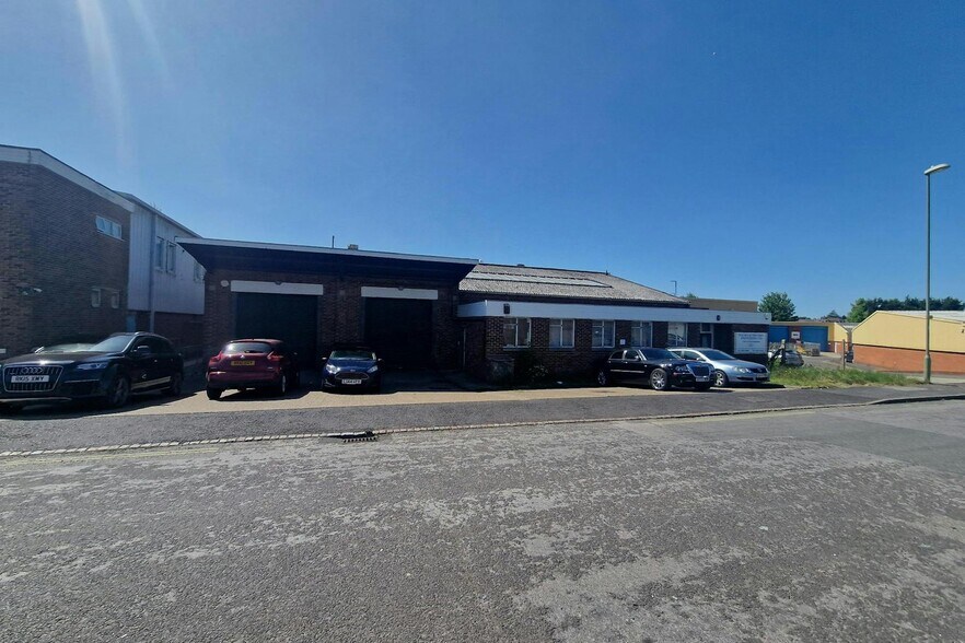 Lennox Rd, Basingstoke en venta - Foto del edificio - Imagen 3 de 6