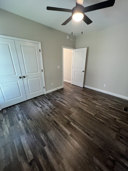 301 W Cedar St, Franklin, KY en venta - Foto del interior - Imagen 2 de 44