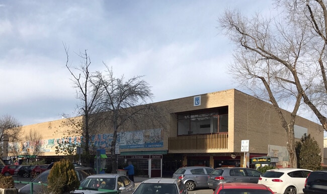 Más detalles de Calle de la Virgen de las Viñas, 16, Madrid - Local en venta