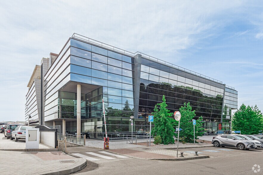 Calle Valportillo i, 22-24, Alcobendas, Madrid en alquiler - Foto del edificio - Imagen 2 de 18