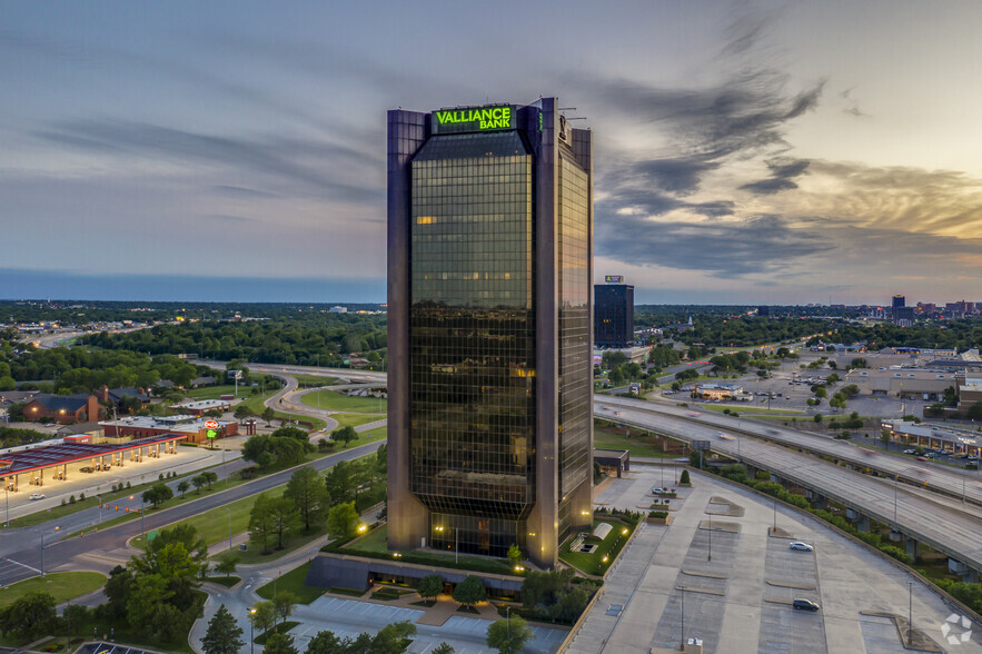 1601 Nw Expressway, Oklahoma City, OK en alquiler - Foto del edificio - Imagen 1 de 15