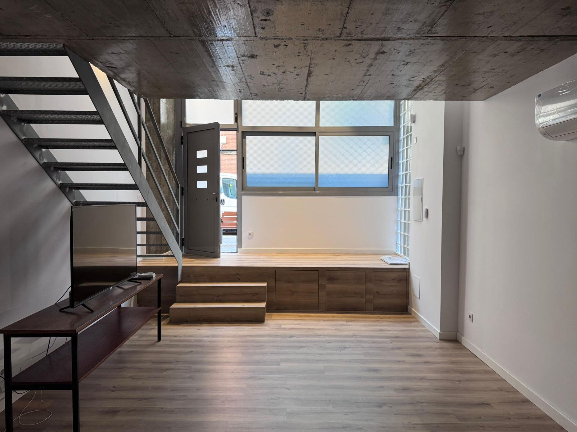 Edificio residencial en Esplugues de Llobregat, Barcelona en venta Foto principal- Imagen 1 de 2