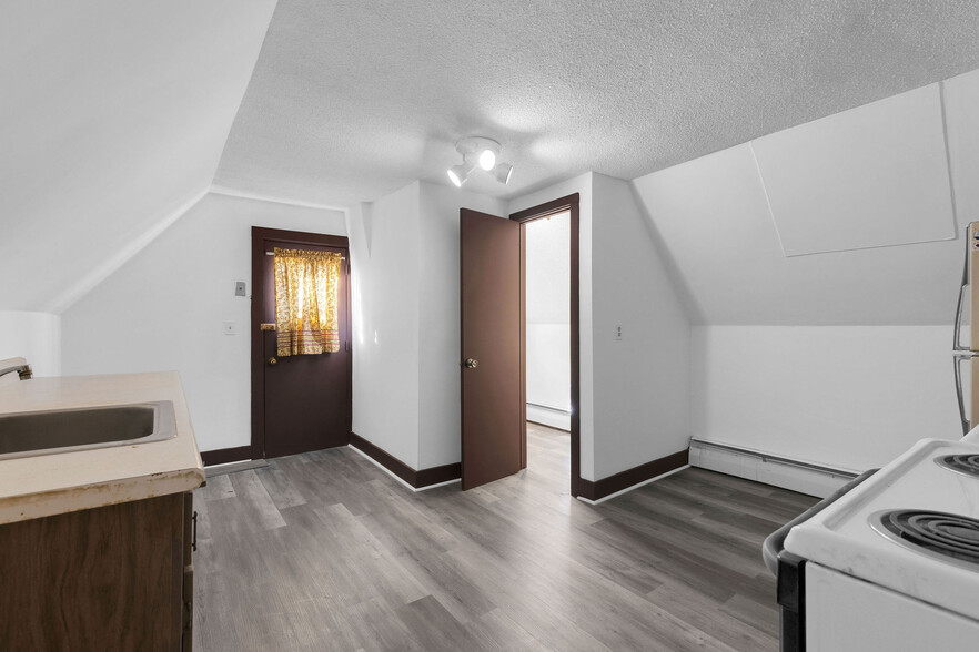 122 W Main St, Plainville, CT en venta - Foto del edificio - Imagen 2 de 30