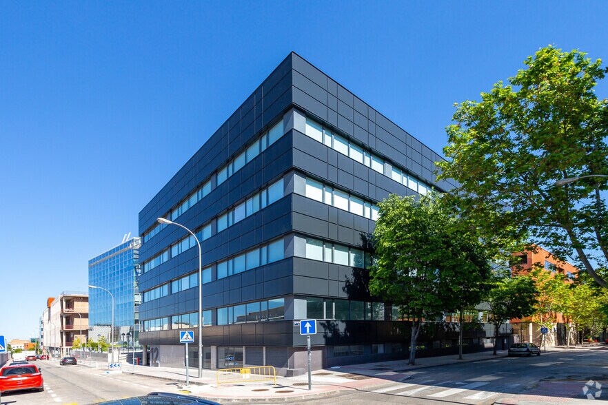 Calle Albasanz, 12, Madrid, Madrid en alquiler - Foto del edificio - Imagen 2 de 6