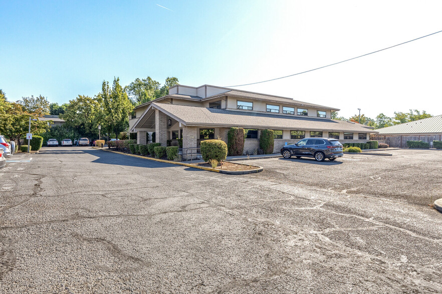 717 Murphy Rd, Medford, OR en venta - Foto del edificio - Imagen 2 de 11