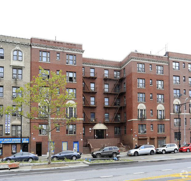 1362 Grand Concourse, Bronx, NY en venta - Foto del edificio - Imagen 2 de 3