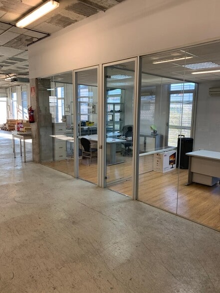 Nave en L'Hospitalet de Llobregat, Barcelona en venta - Foto del interior - Imagen 1 de 1
