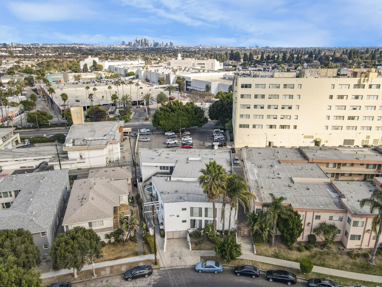 3779 Lockland Dr, Los Angeles, CA en venta - Foto del edificio - Imagen 2 de 14