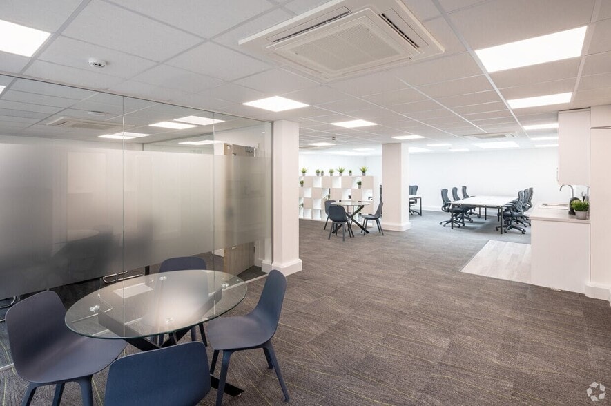 13-15 George St, Aylesbury en alquiler - Foto del edificio - Imagen 2 de 17