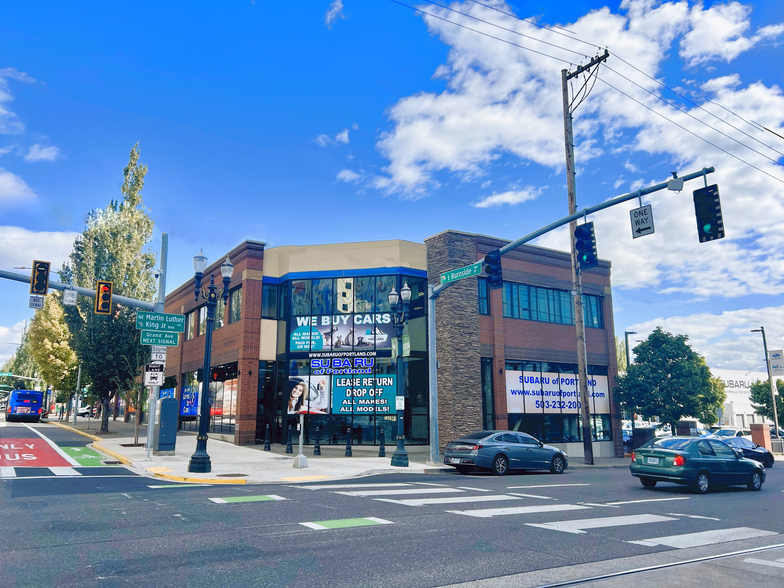 400-438 E Burnside St, Portland, OR en alquiler - Foto del edificio - Imagen 1 de 11