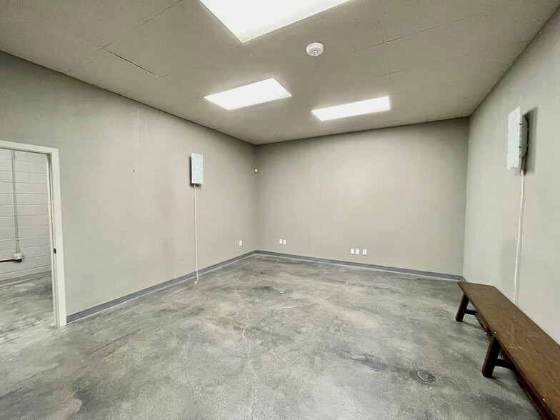 611 Dallas Dr, Roanoke, TX en alquiler - Foto del interior - Imagen 3 de 6