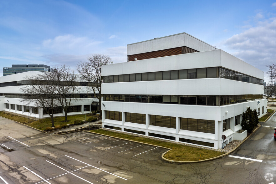 6860 Century Ave, Mississauga, ON en alquiler - Foto del edificio - Imagen 2 de 7