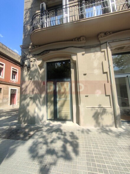 Local en Barcelona, Barcelona en alquiler - Foto del edificio - Imagen 2 de 6
