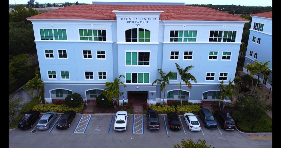 7951 Riviera Blvd, Miramar, FL en alquiler - Foto del edificio - Imagen 1 de 24