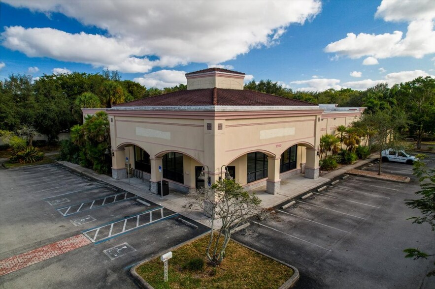 12750 S Military Trl, Boynton Beach, FL en venta - Foto del edificio - Imagen 2 de 56