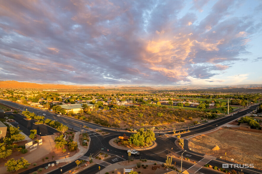 East Center Street, Ivins, UT en alquiler - Vista aérea - Imagen 3 de 7