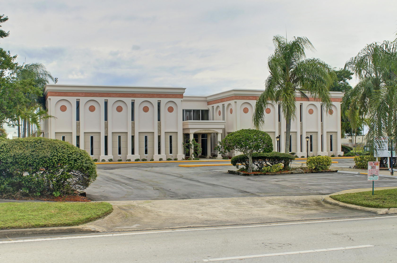 65 E Nasa Blvd, Melbourne, FL en alquiler Foto del edificio- Imagen 1 de 16