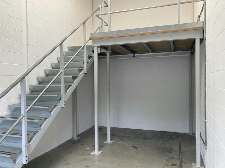 1 Smeaton Close, Aylesbury en alquiler - Foto del edificio - Imagen 3 de 28