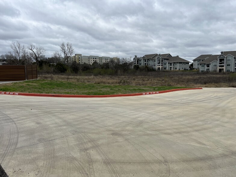 1812 Parmer Ln, Austin, TX en venta - Foto del edificio - Imagen 3 de 10