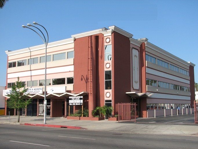 6931 Van Nuys Blvd, Van Nuys, CA en alquiler - Foto del edificio - Imagen 1 de 3