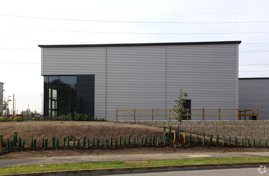 2 Tradeway Sutton Kimpton Rd, Sutton en alquiler - Foto del edificio - Imagen 2 de 6