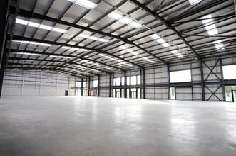 4A Riverside Way, Irvine en alquiler Foto del interior- Imagen 1 de 3