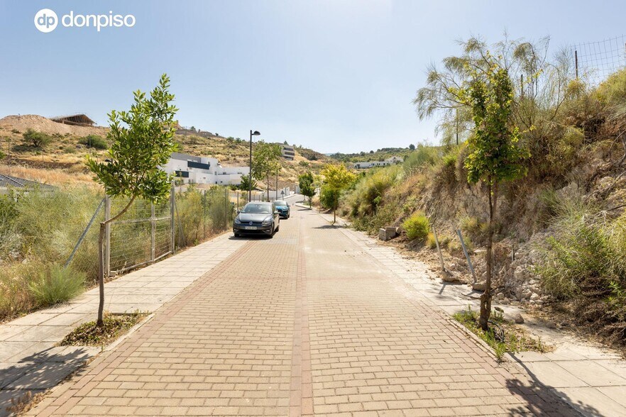 Calle Güevéjar, 14, La Zubia, Granada en venta - Foto del edificio - Imagen 2 de 15