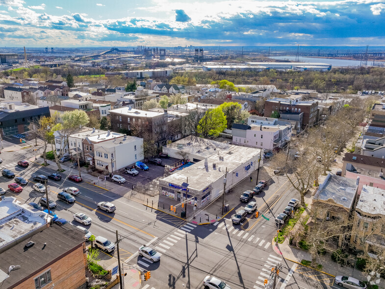 109 Carlton Ave, Jersey City, NJ en venta - Foto principal - Imagen 2 de 8